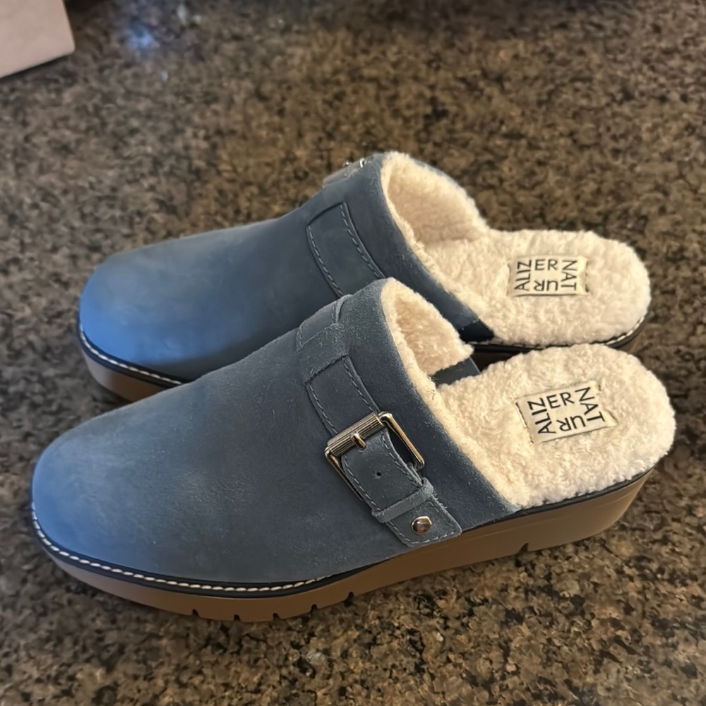 Naturalizer Blue Shearling-Lined Clogs Size 8.5 never worn